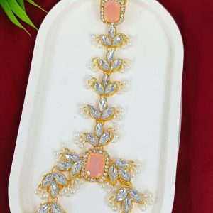 traditional maang tikka,