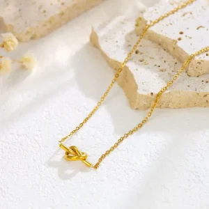 Tie a knot necklace | stainless steel and color guaranteed
