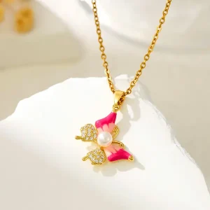 Retro butterfly necklace | stainless steel and color guaranteed