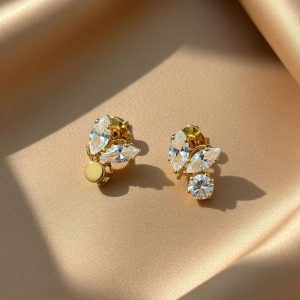 18K gold plating and feature
