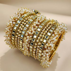 গাজরা কুন্দন পুঁতির চুড়ি
